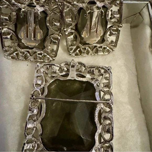 Vintage Sarah Coventry Smokey Quartz/Glass Celebrity Set (#752) - Picture 2 of 2